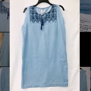 Old Navy lightweight cotton light blue jean style above the knee dress. Size M.